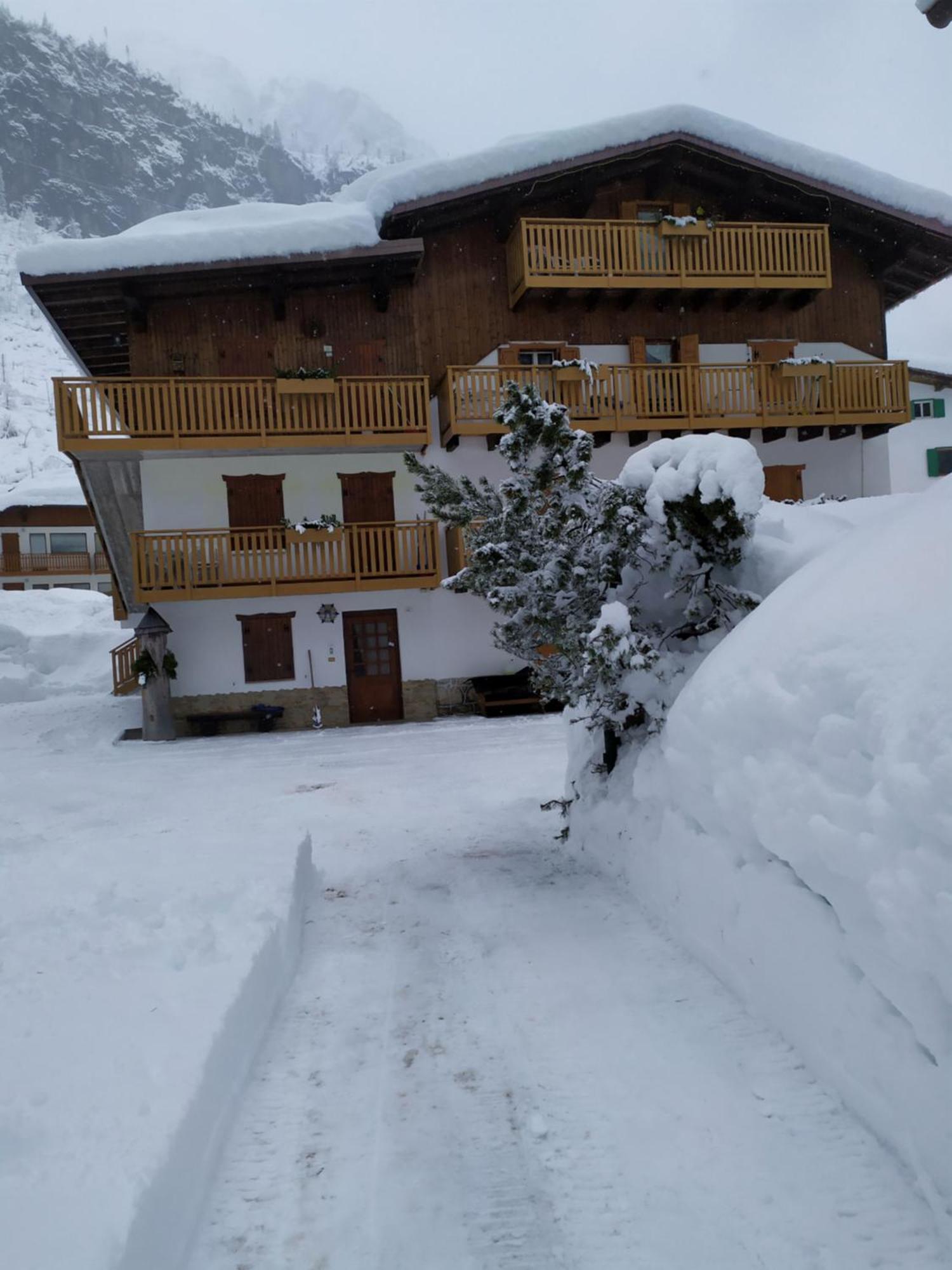 Residence Marmolada 罗卡皮耶托雷 外观 照片